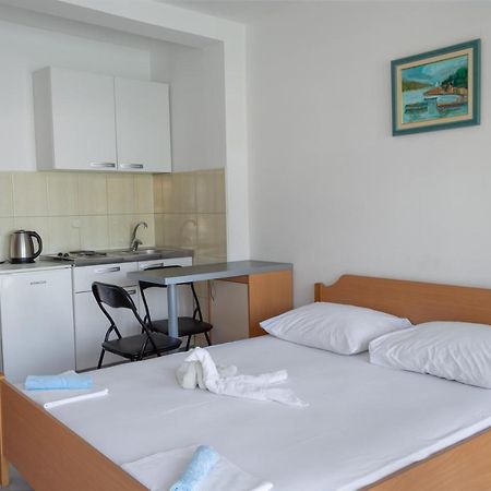 Apartments Ivica - Beachfront درفينيك المظهر الخارجي الصورة