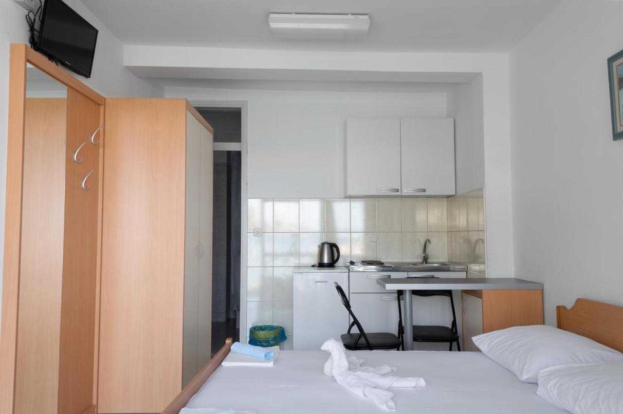 Apartments Ivica - Beachfront درفينيك المظهر الخارجي الصورة